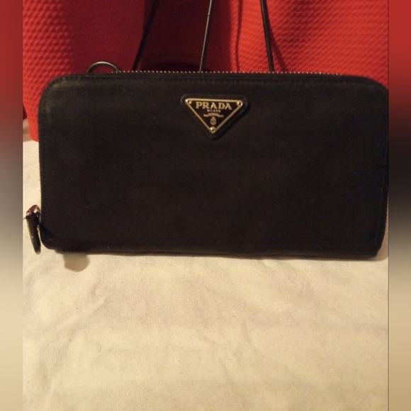 Prada Black Wallet - Picture 1 of 7